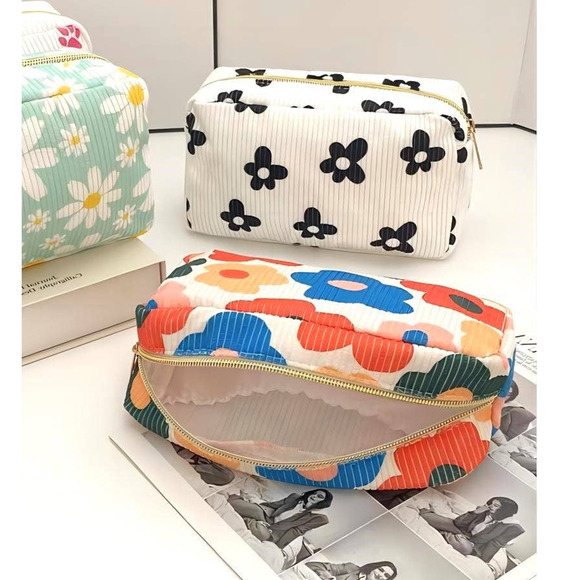 Lightweight Floral Corduroy Cosmetic Make Up Bag Pouch Black and White - Picture 2 of 3